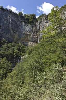 Zasele köyü yakınlarındaki Şelale Skaklya, Balkan Dağları, Bulg