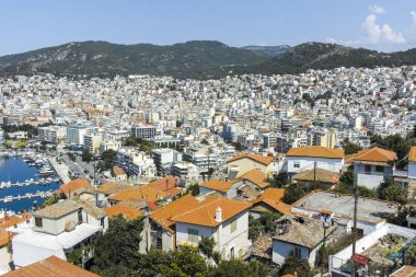 Yunanistan 'ın kalesinden Kavala kentinin panoramik manzarası