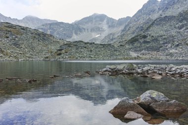 Bulgaristan 'ın Rila dağındaki Musalenski gölleri