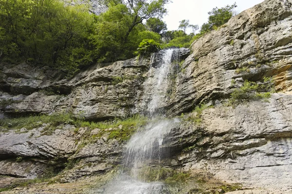 Cascata Skaklya alle montagne dei Balcani, Bulgaria — Foto Stock