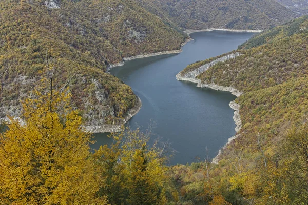 Paisagem de outono com Tsankov Kamak Reservoir, Bulgária — Fotografia de Stock