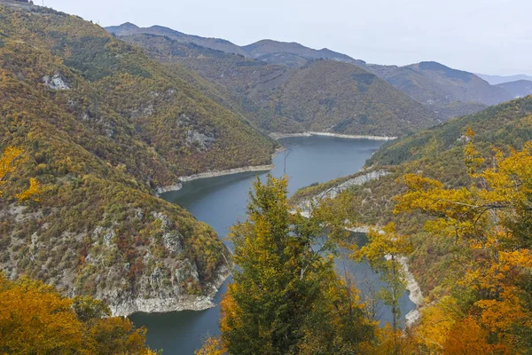 Autumn landscape with Tsankov Kamak Reservoir, Bulgaria — Stock Photo, Image