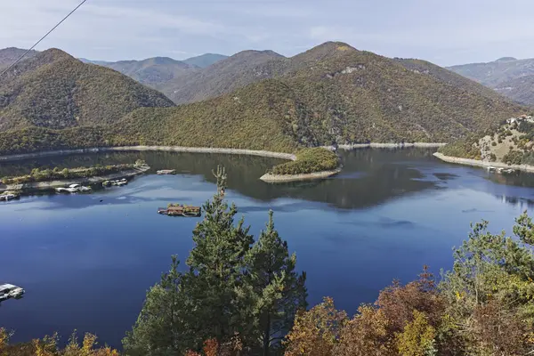 Autumn ladscape of The Vacha Reservoir, Bulgaria — ストック写真