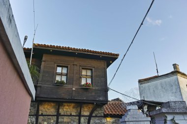 Bulgaristan 'ın Sozopol kentinin sahil caddesinde gün batımı