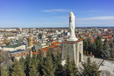Haskovo, Bul 'daki dünyanın en büyük Bakire Meryem Anıtı.