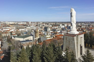 Haskovo, Bul 'daki dünyanın en büyük Bakire Meryem Anıtı.