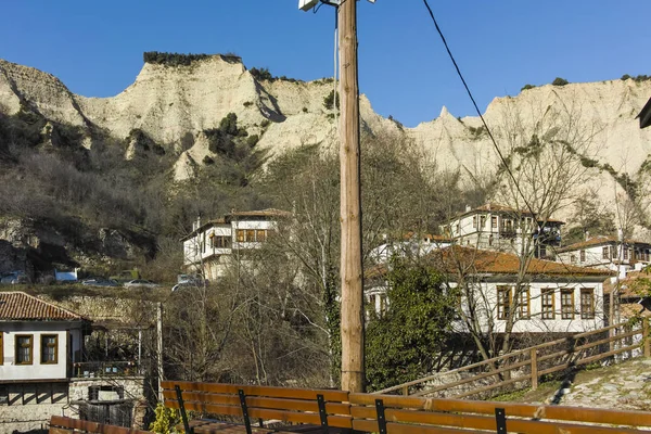 Calle y casas antiguas en la ciudad histórica de Melnik, Bulgaria — Foto de Stock