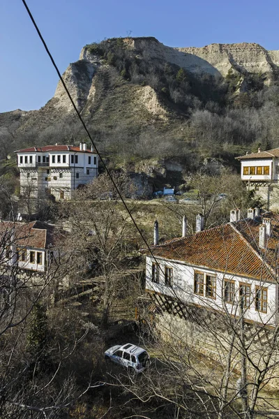 Οδός και παλιά σπίτια στην ιστορική πόλη Melnik, Βουλγαρία — Φωτογραφία Αρχείου