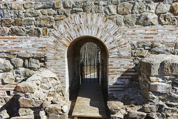 Antigua fortaleza romana La Puerta de Trajano, Bulgaria —  Fotos de Stock