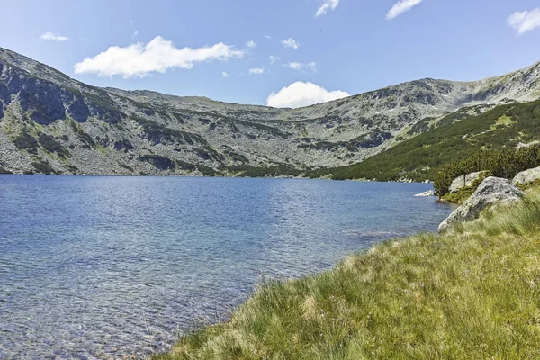 O lago fedorento na montanha Rila, Bulgária — Fotografia de Stock