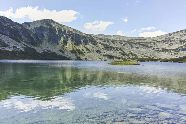 Il lago puzzolente sulla montagna di Rila, Bulgaria — Foto Stock