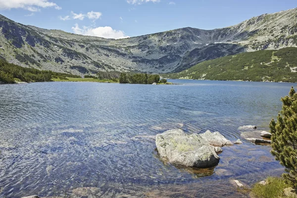 Den stinkande sjön vid Rilaberget, Bulgarien — Stockfoto