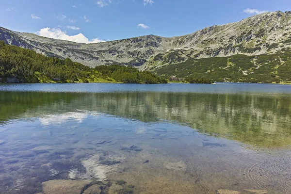 Стыдное озеро на горе Рила, Болгария — стоковое фото