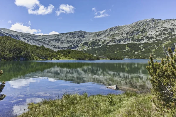 ทะเลสาบ Stinky (ทะเลสาบ Smradlivoto), ภูเขา Rila, บัลแกเรีย — ภาพถ่ายสต็อก