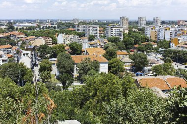 Plovdiv, Bulgaristan - 5 Temmuz 2018: Nebet Tepe tepe, Bulgaristan Plovdiv şehirden panoramik cityscape