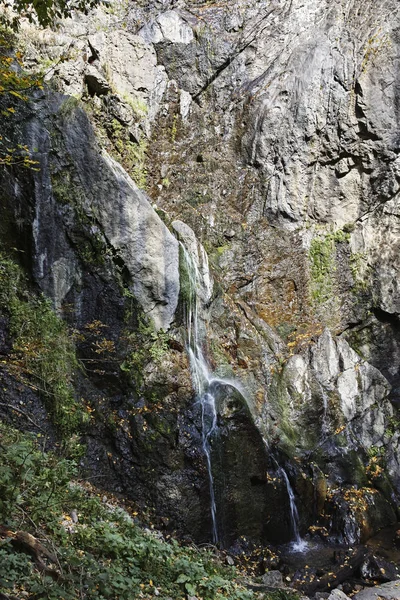 Samodivsko praskalo cascata, Monti Rodopi, Bulgaria — Foto Stock
