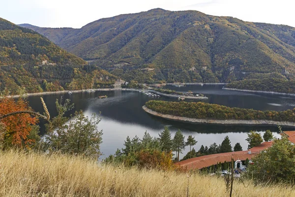 Embalse de Vacha, Montañas Rodope, Bulgaria — Foto de Stock