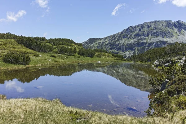 Malá jezera poblíž rybích jezer, pohoří Rila, Bulharsko — Stock fotografie