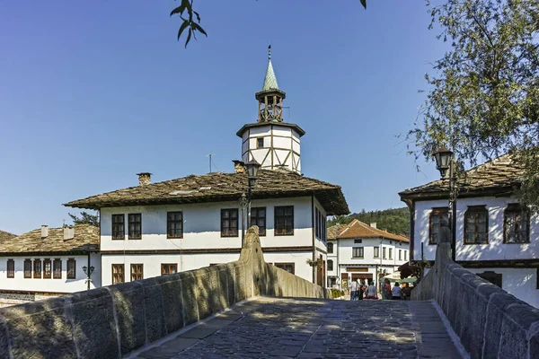 Reloj medieval Torre en la ciudad de Tryavna, Bulgaria — Foto de Stock