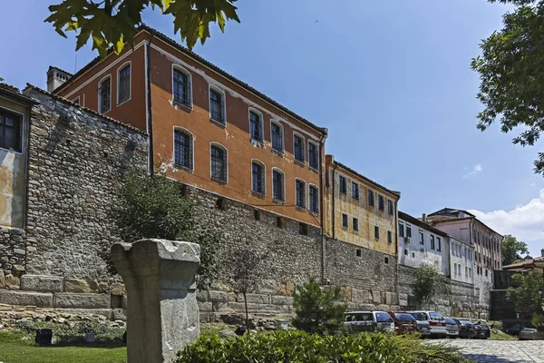 Houses and streets in old town of city of Plovdiv, Bulgaria — 스톡 사진