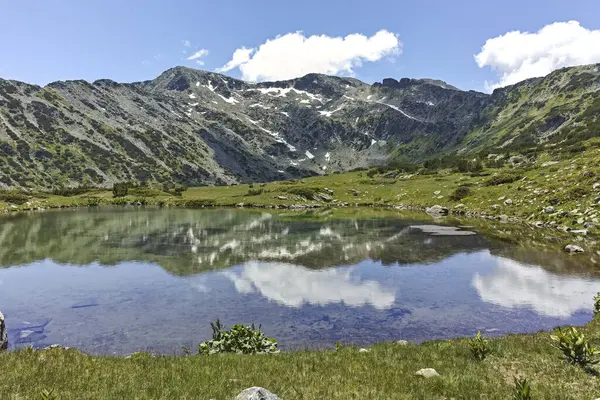 Paisaje Verano Con Pequeños Lagos Cerca Los Lagos Peces Montaña —  Fotos de Stock