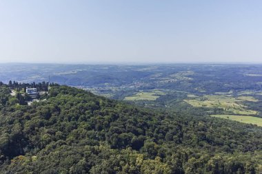 Sırbistan 'ın Belgrad kenti yakınlarındaki Avala Kulesi' nden inanılmaz bir manzara