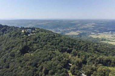 Sırbistan 'ın Belgrad kenti yakınlarındaki Avala Kulesi' nden inanılmaz bir manzara