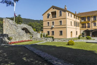 RAVANICA Manastırı, SERBIA - 11 Ağustos 2019: Ortaçağ Ravanica İsa, Sumadija ve Batı Sırbistan Yükseliş Manastırı