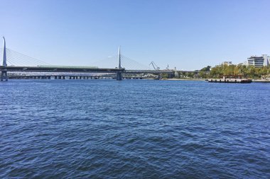 İSTANBUL, TURKEY - 26 Temmuz 2019: İstanbul, Türkiye 'de Altın Boynuz' un inanılmaz manzarası