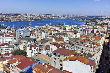 İSTANBUL, TURKEY - 27 Temmuz 2019: Galata Kulesi 'nden İstanbul, Türkiye' ye panoramik manzara