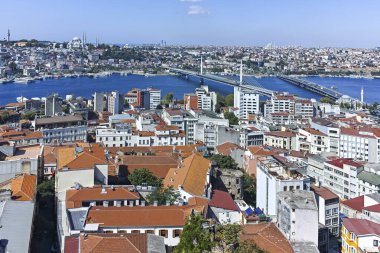 İSTANBUL, TURKEY - 27 Temmuz 2019: Galata Kulesi 'nden İstanbul, Türkiye' ye panoramik manzara