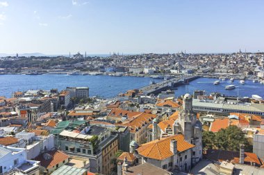 İSTANBUL, TURKEY - 27 Temmuz 2019: Galata Kulesi 'nden İstanbul, Türkiye' ye panoramik manzara