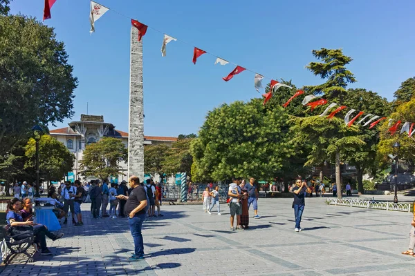 İSTANBUL, TURKEY - 26 Temmuz 2019: İstanbul Sultanahmet Meydanı, Türkiye