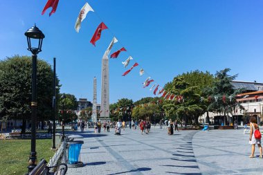 İSTANBUL, TURKEY - 26 Temmuz 2019: İstanbul, Türkiye 'de Sultanahmet Meydanı' nda Obelisk Duvarı