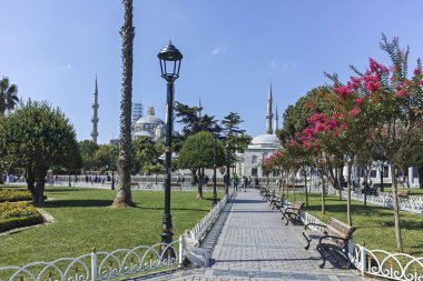 İSTANBUL, TURKEY - 26 Temmuz 2019: İstanbul Sultanahmet Meydanı, Türkiye