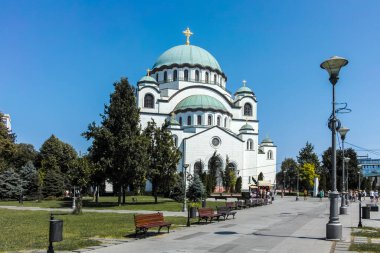 BELGRAD, SERBIA - 12 Ağustos 2019: Sırbistan 'ın başkenti Belgrad' daki Saint Sava Katedrali Kilisesi
