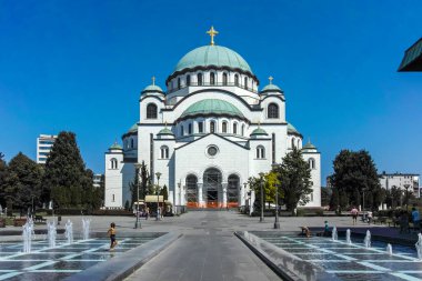 BELGRAD, SERBIA - 12 Ağustos 2019: Sırbistan 'ın başkenti Belgrad' daki Saint Sava Katedrali Kilisesi