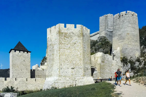 Golubac Serbia Agosto 2019 Fortaleza Golubac Ciudad Fortificada Medieval Lado —  Fotos de Stock