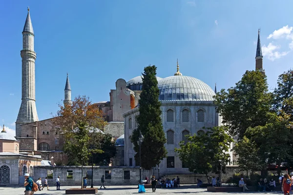İSTANBUL, TURKEY - 26 Temmuz 2019: İstanbul, Türkiye 'deki Ayasofya Müzesi