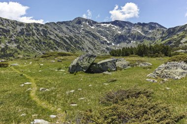 Balık Gölleri yakınlarındaki manzara, Rila dağı, Bulgaristan