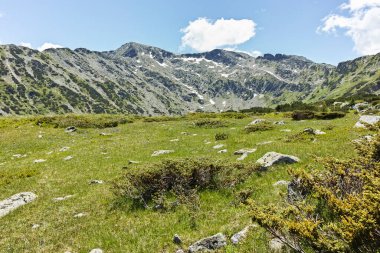 Balık Gölleri yakınlarındaki manzara, Rila dağı, Bulgaristan