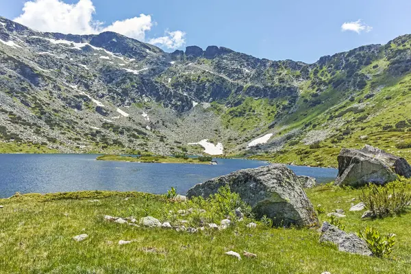 保加利亚里拉山鱼湖 Ribni Ezera 夏季景观 — 图库照片