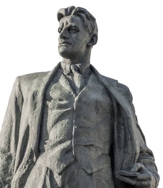 Büyük Rus yazar figürünün heykeli.