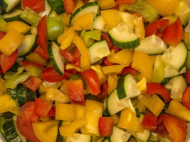 Lezzetli vitamin salatası sağlık için yararlı
