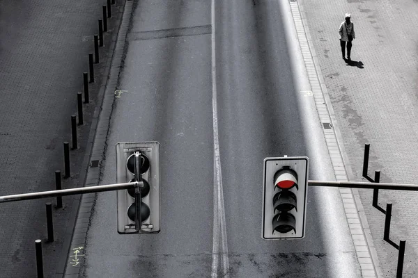 Дорога с светофорами — стоковое фото