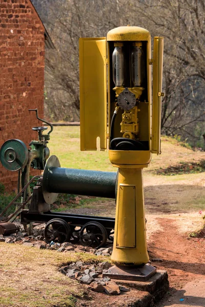 Stara pompa gazowa — Zdjęcie stockowe