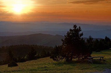 Turuncu gökyüzü günbatımı