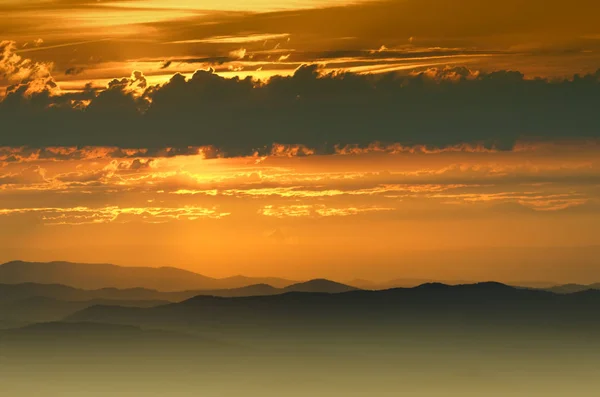 Zonsondergang vanaf de Berg Aigoual — Stockfoto