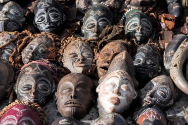 kabile Afrika maskeleri