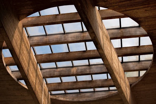 Okno dřevěné střechy — Stock fotografie